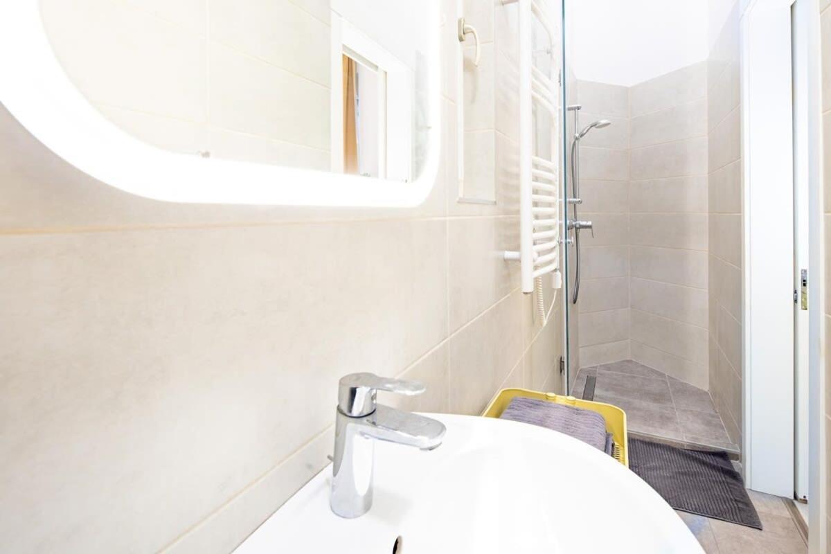 Very - Easy Use - Air Con Apartman *