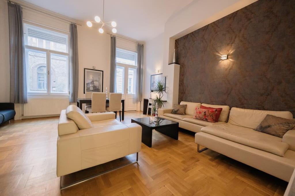 Your Dream At Vaci Street Apartmán Budapest