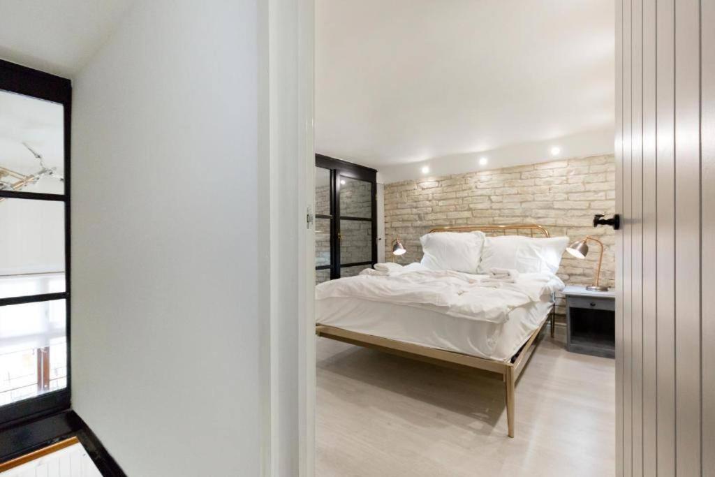 Vintage Vibe: Your Escape Appartement Budapest