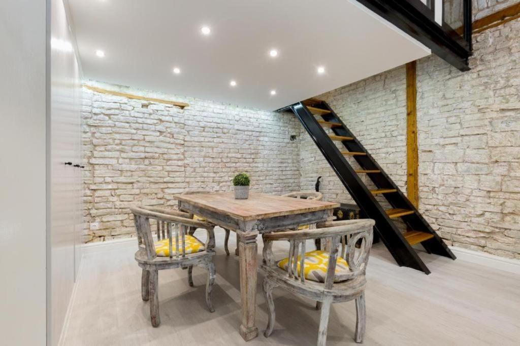 Vintage Vibe: Your Escape Appartement *