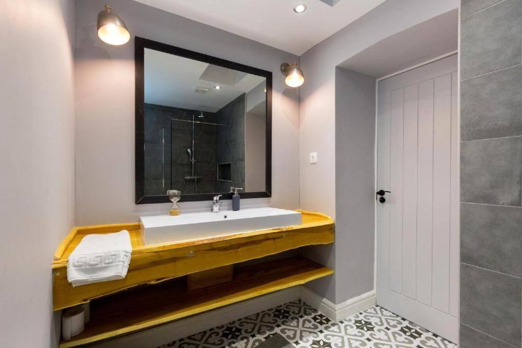 Vintage Vibe: Your Escape Appartement