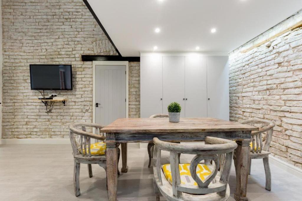 Vintage Vibe: Your Escape Appartement *
