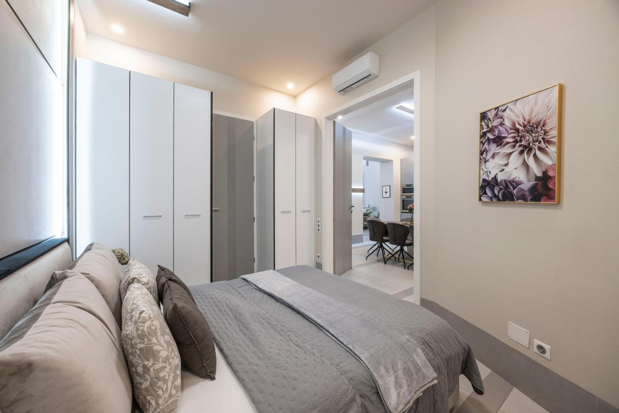 Luxurious High-end Grand On The St Stephen Road Appartement