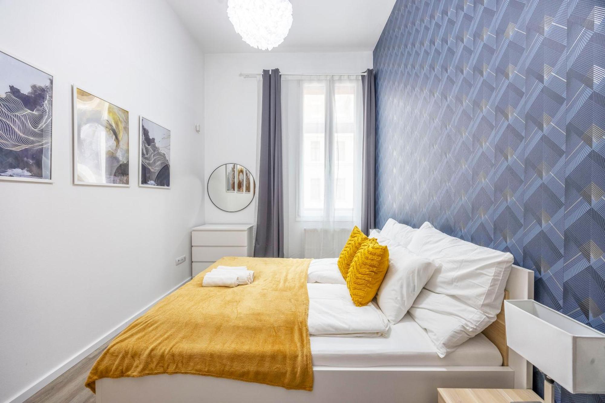 Charming Center W' 2 Bedrms In The Gozsdu Garden Appartement