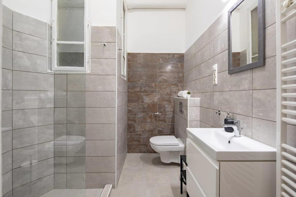 - Large - Modern At River Appartamento *