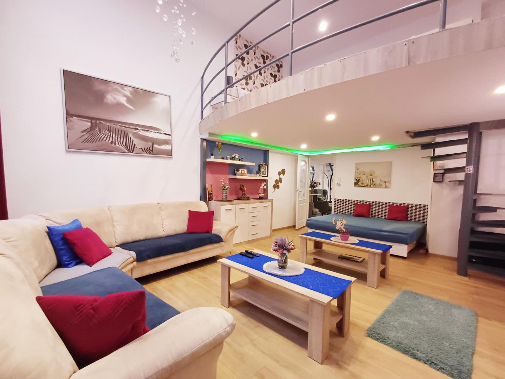 Apartment Downtown Acacia Str