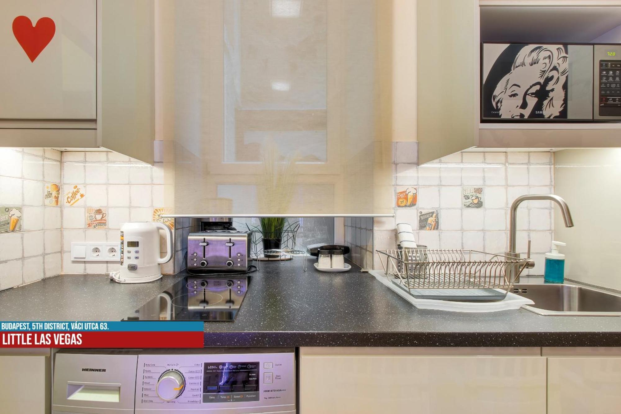 Apartment Little Americas Main Street Budapest