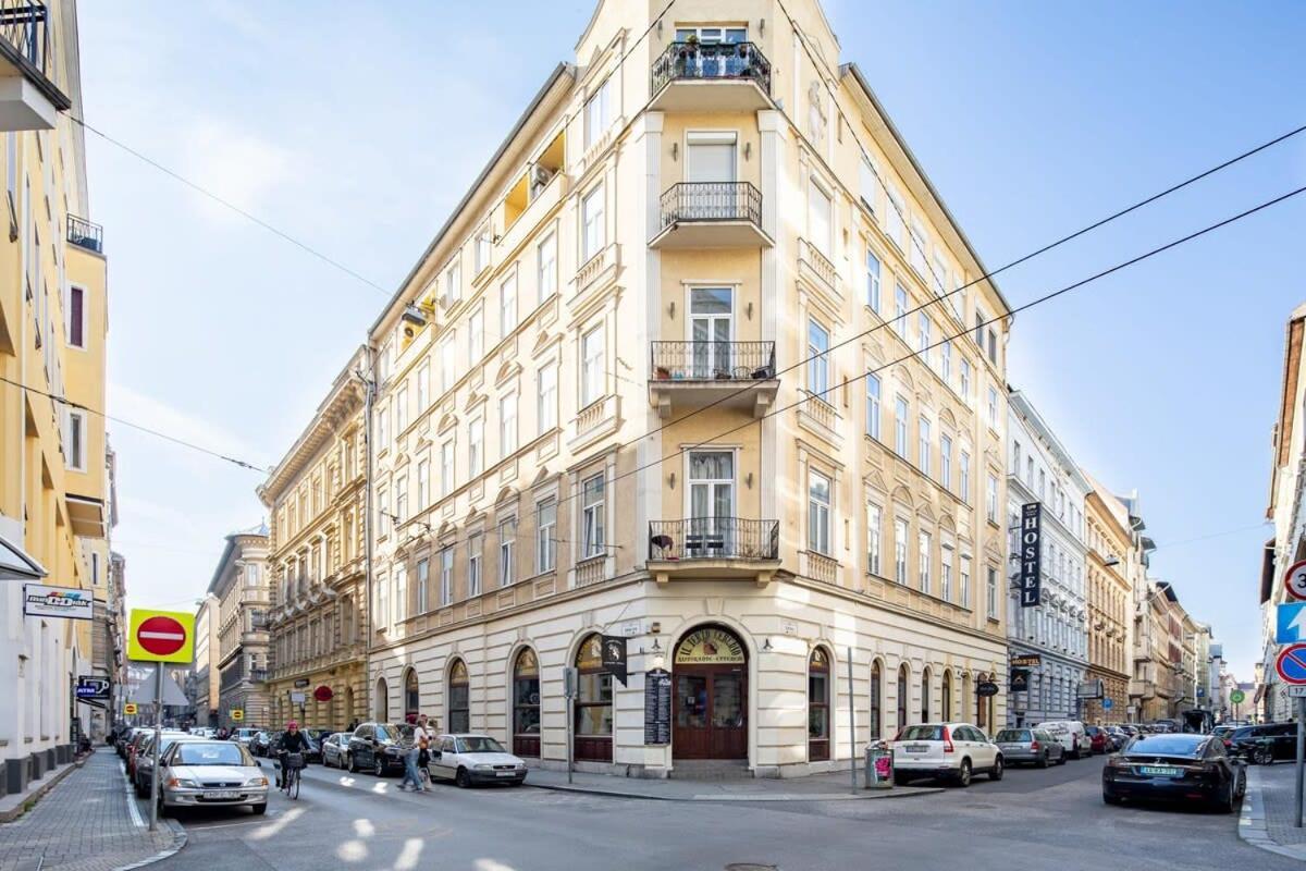 Ultra Friendly Budapest