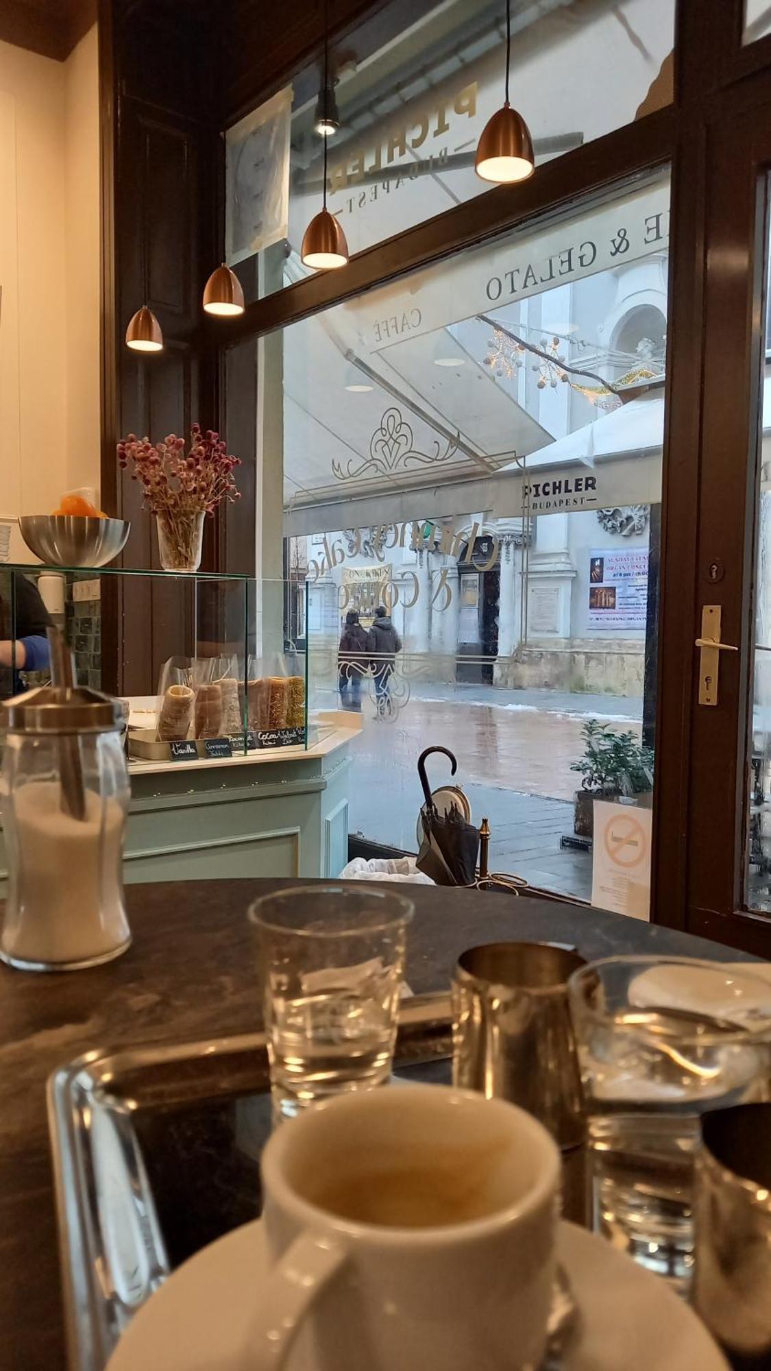 Dinerdowntown With Free Garage