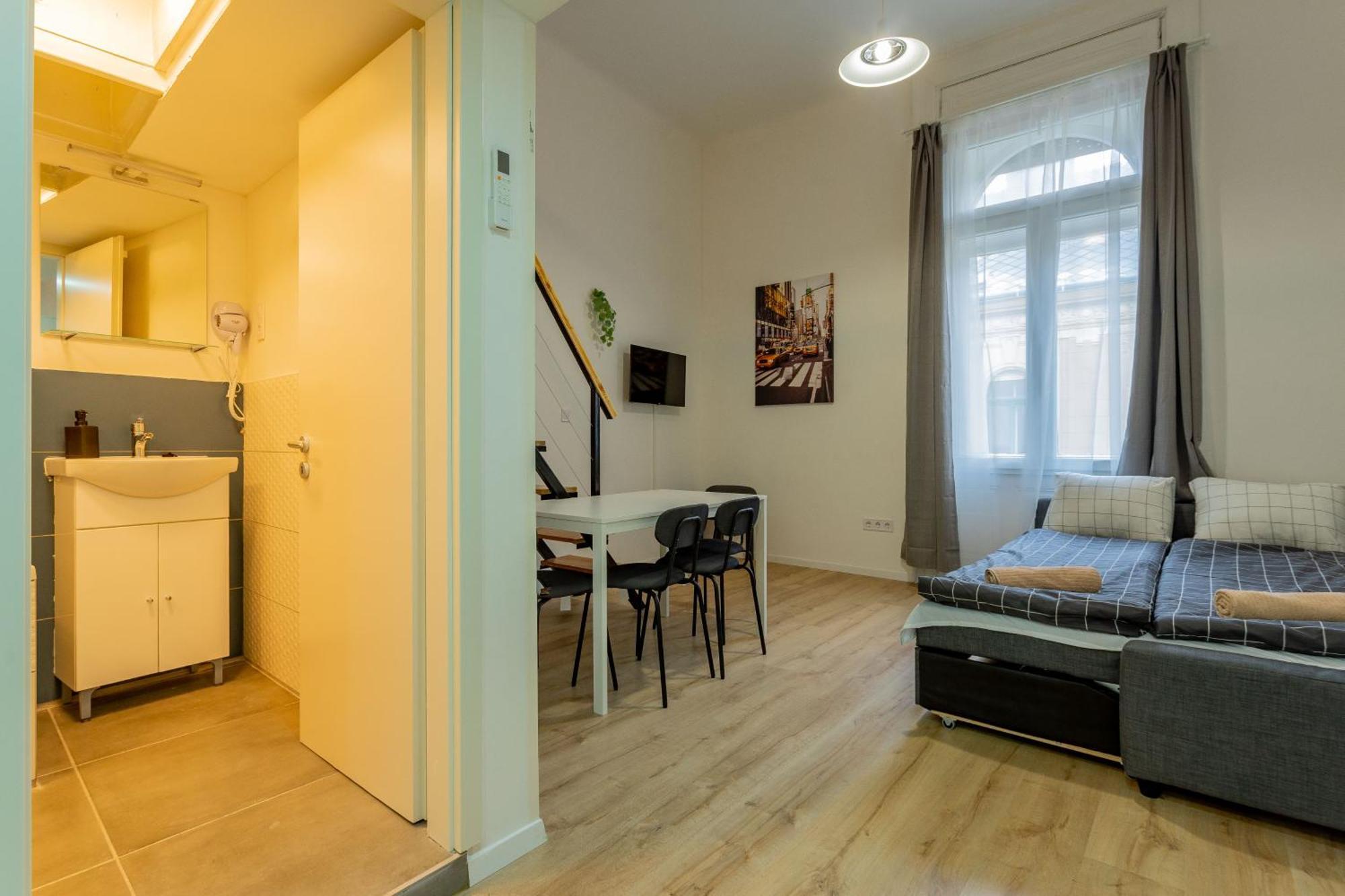 Rakoczi Apartment *