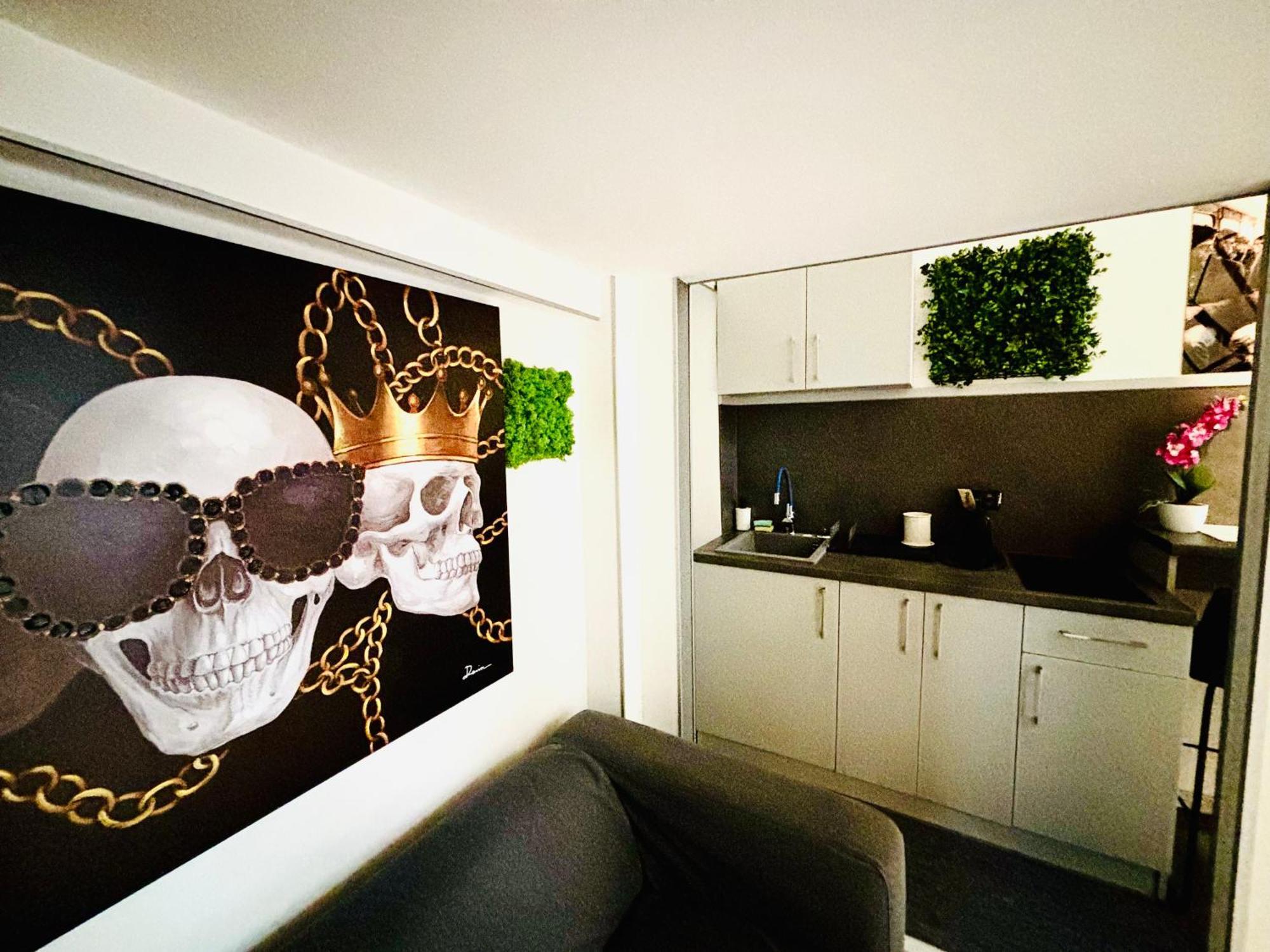 51 Apartment *