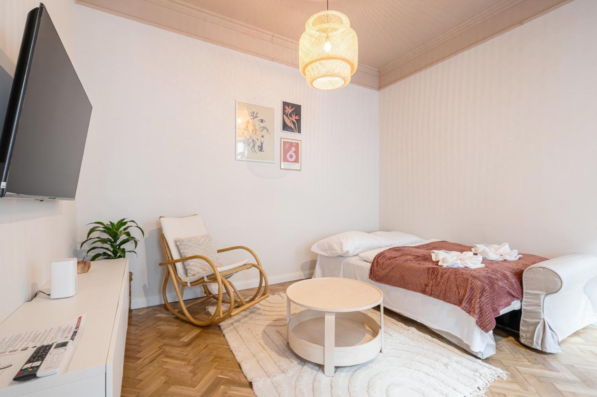 Daydream Den * Budapest