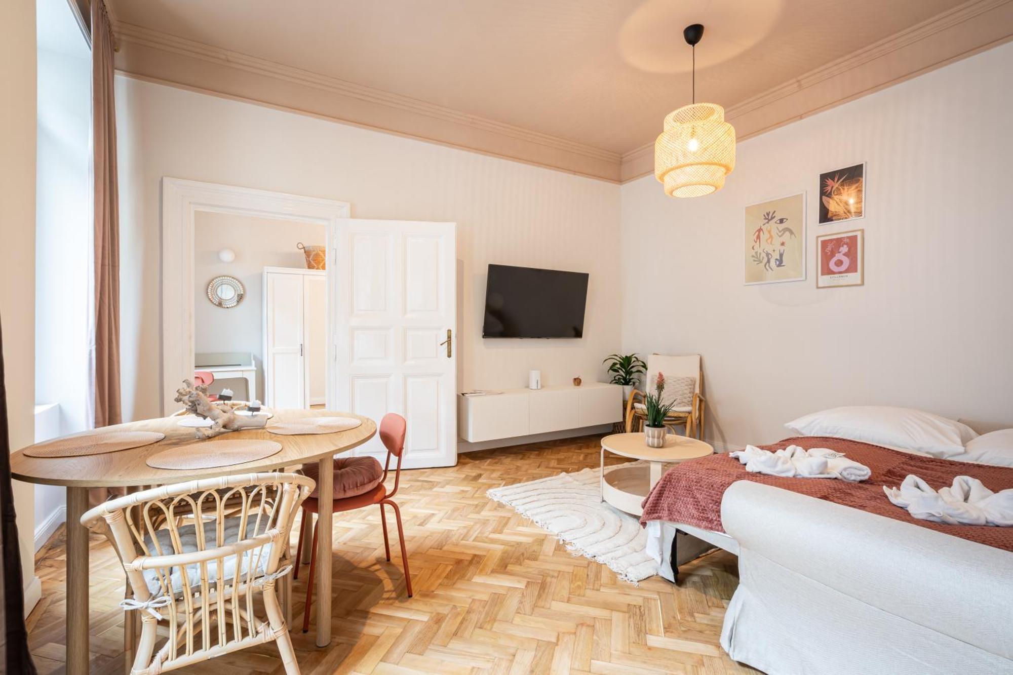 Daydream Den Apartment *
