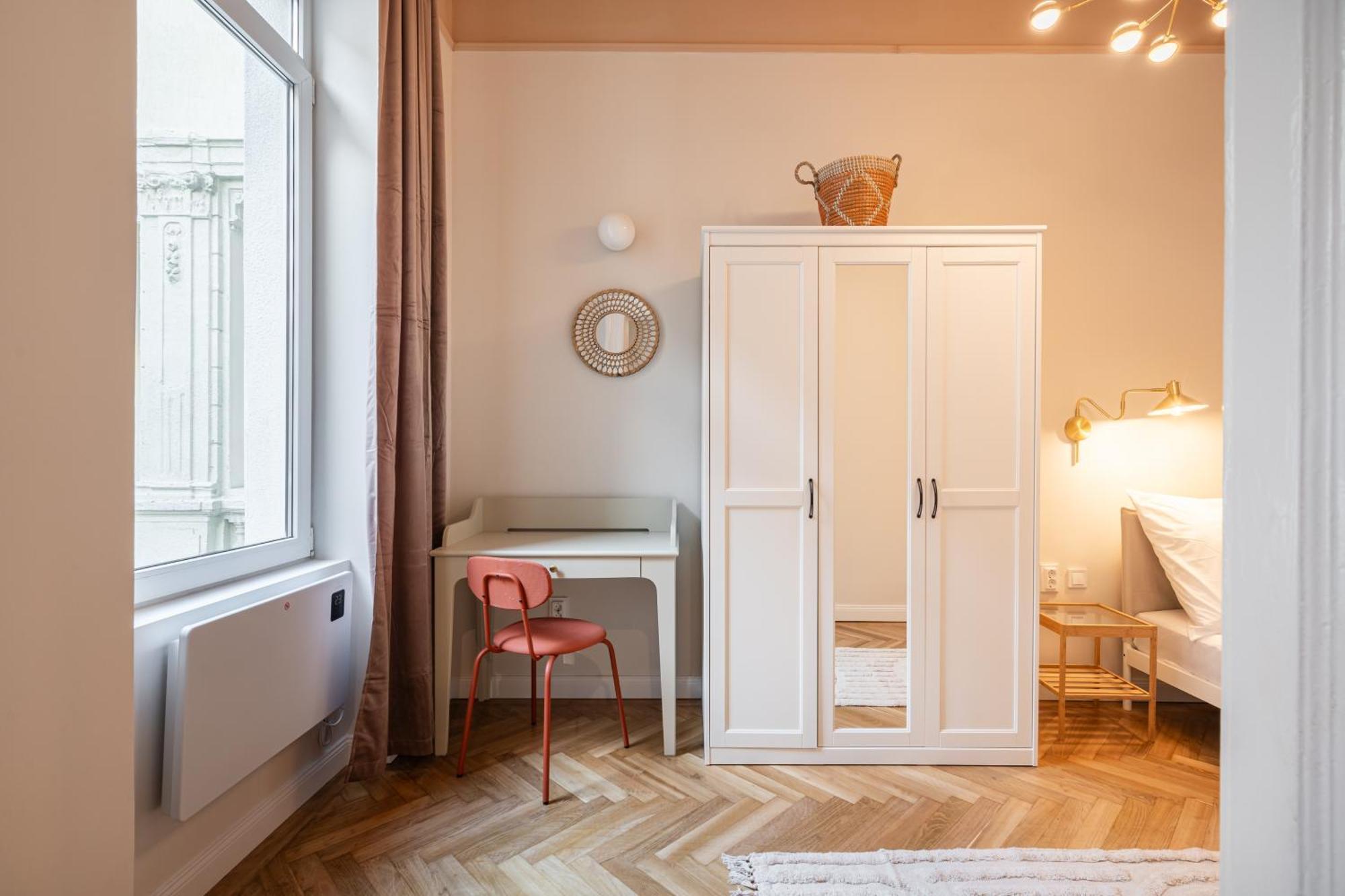 Daydream Den Apartment *