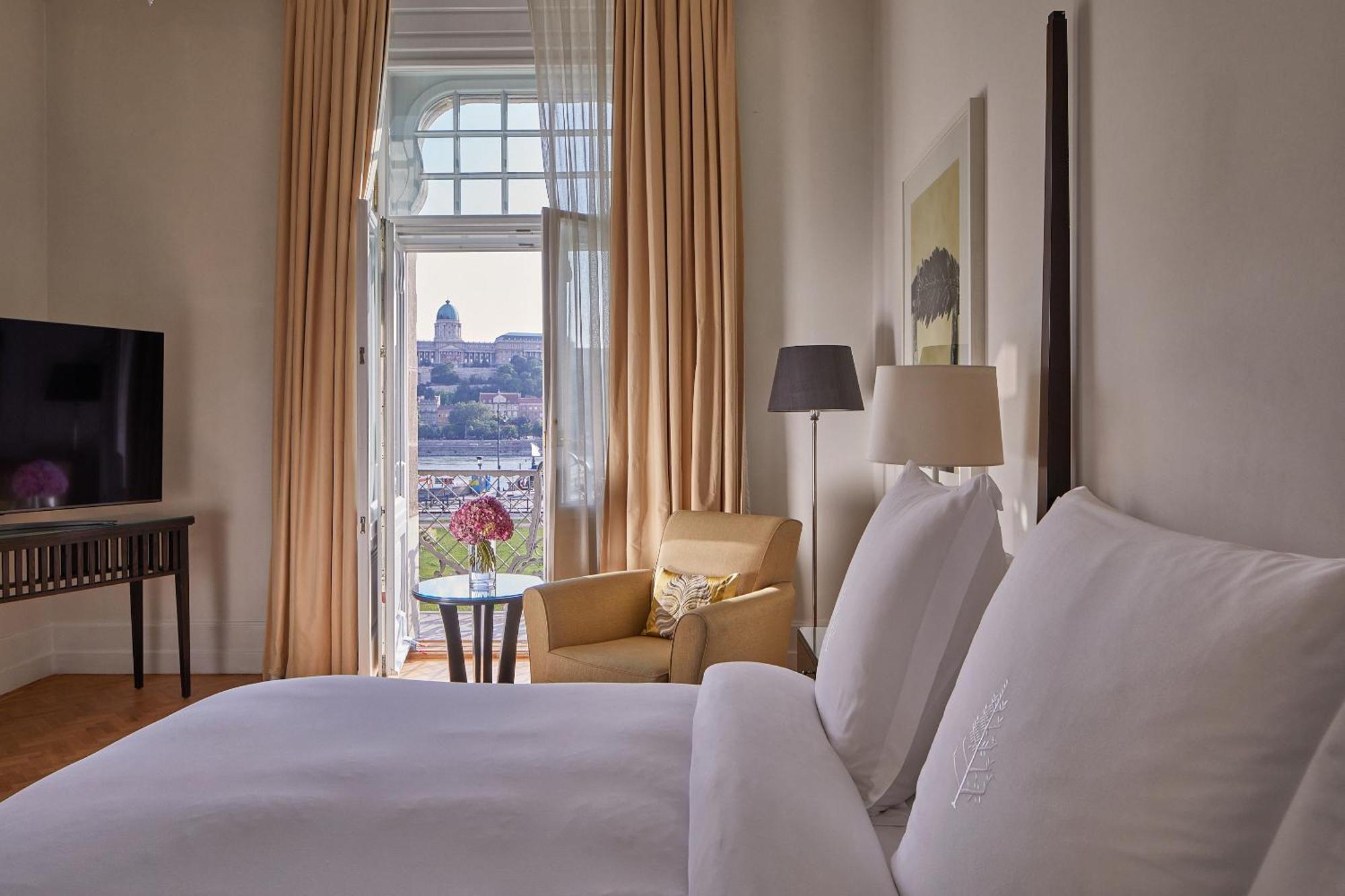 Hotel Four Seasons Gresham Palace 5*