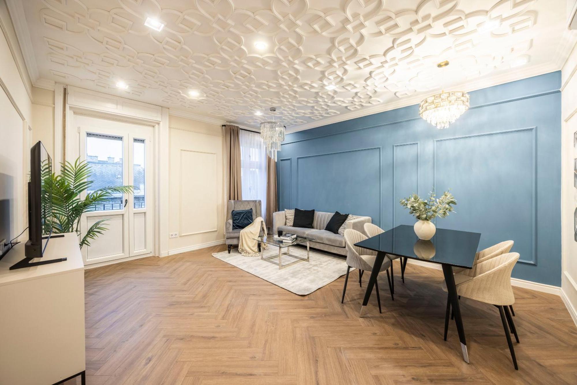 Deluxe Center T6 With Balcony Budapest