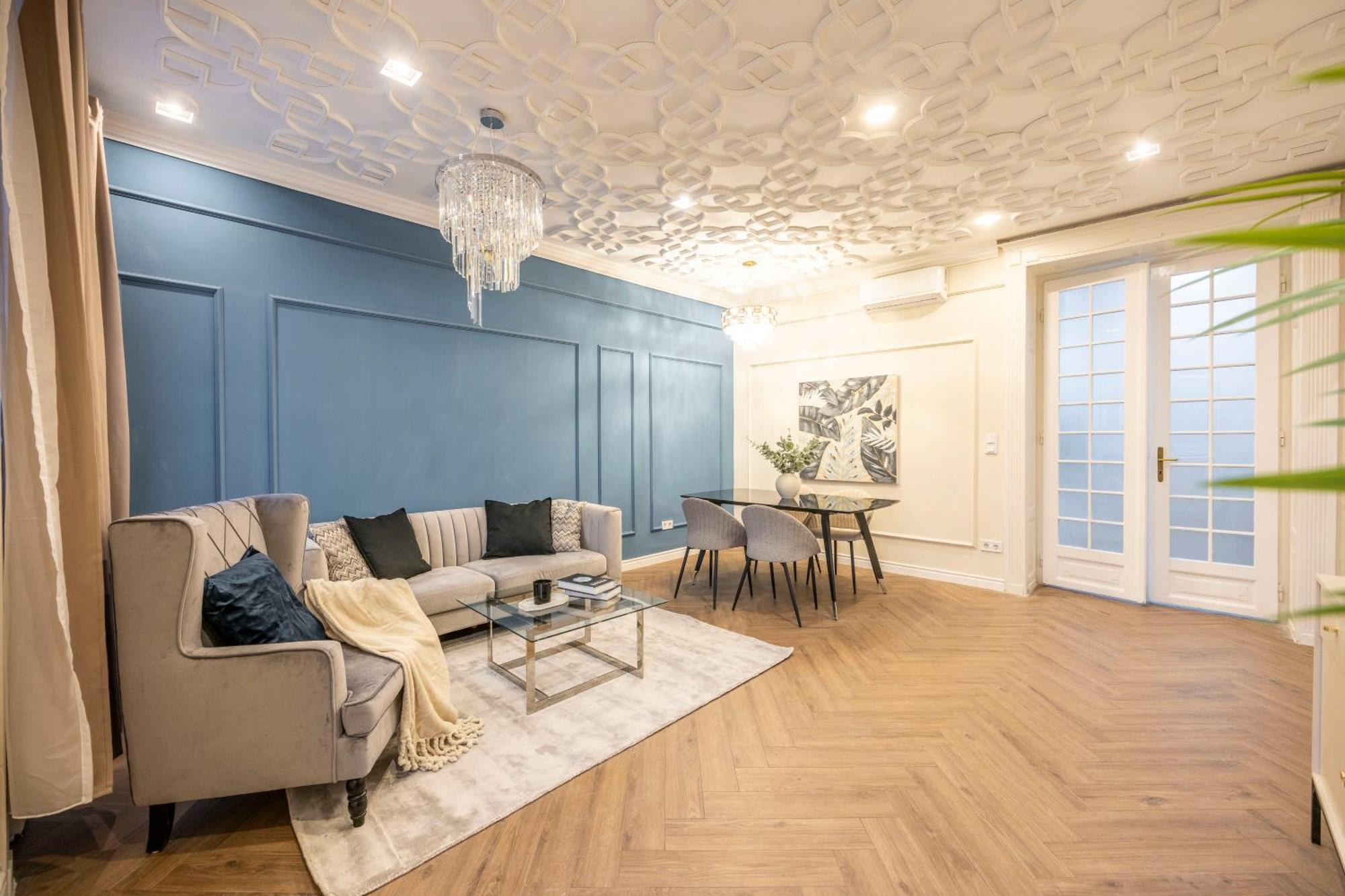 Deluxe Center T6 With Balcony * Budapest