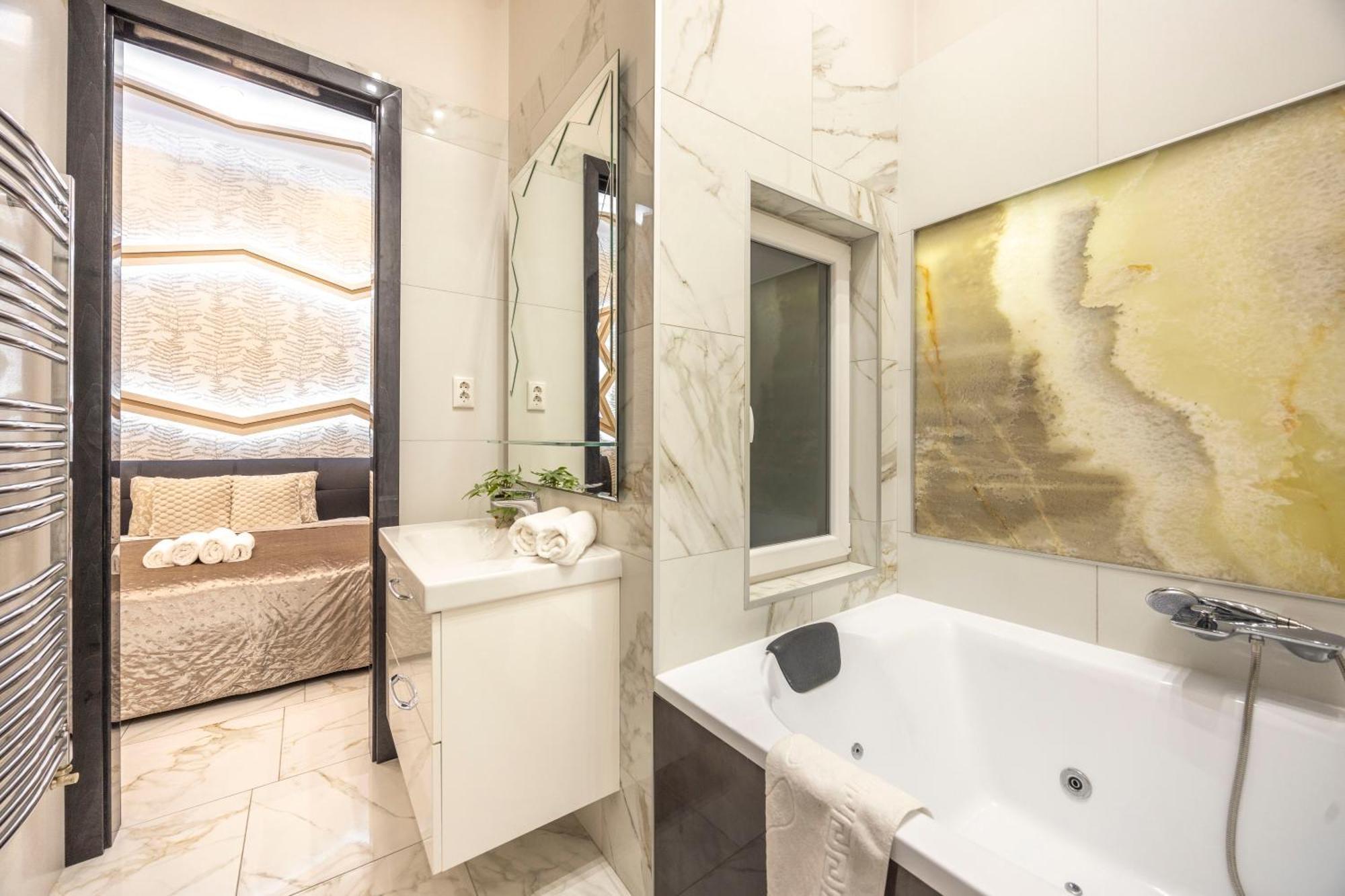 Extravagant & Modern Grand In The Center Of Apartment *