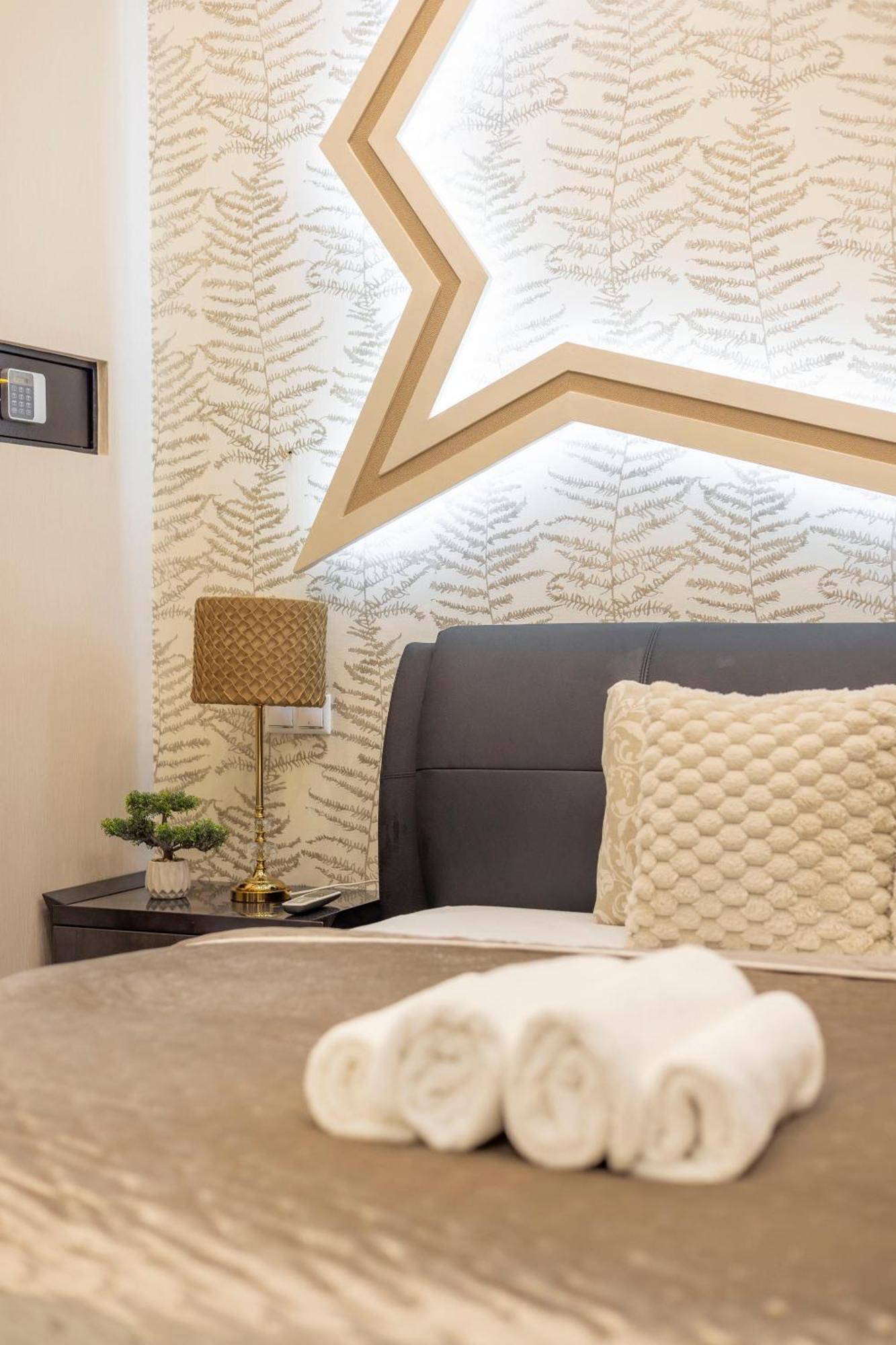 Apartment Extravagant & Modern Grand In The Center Of *