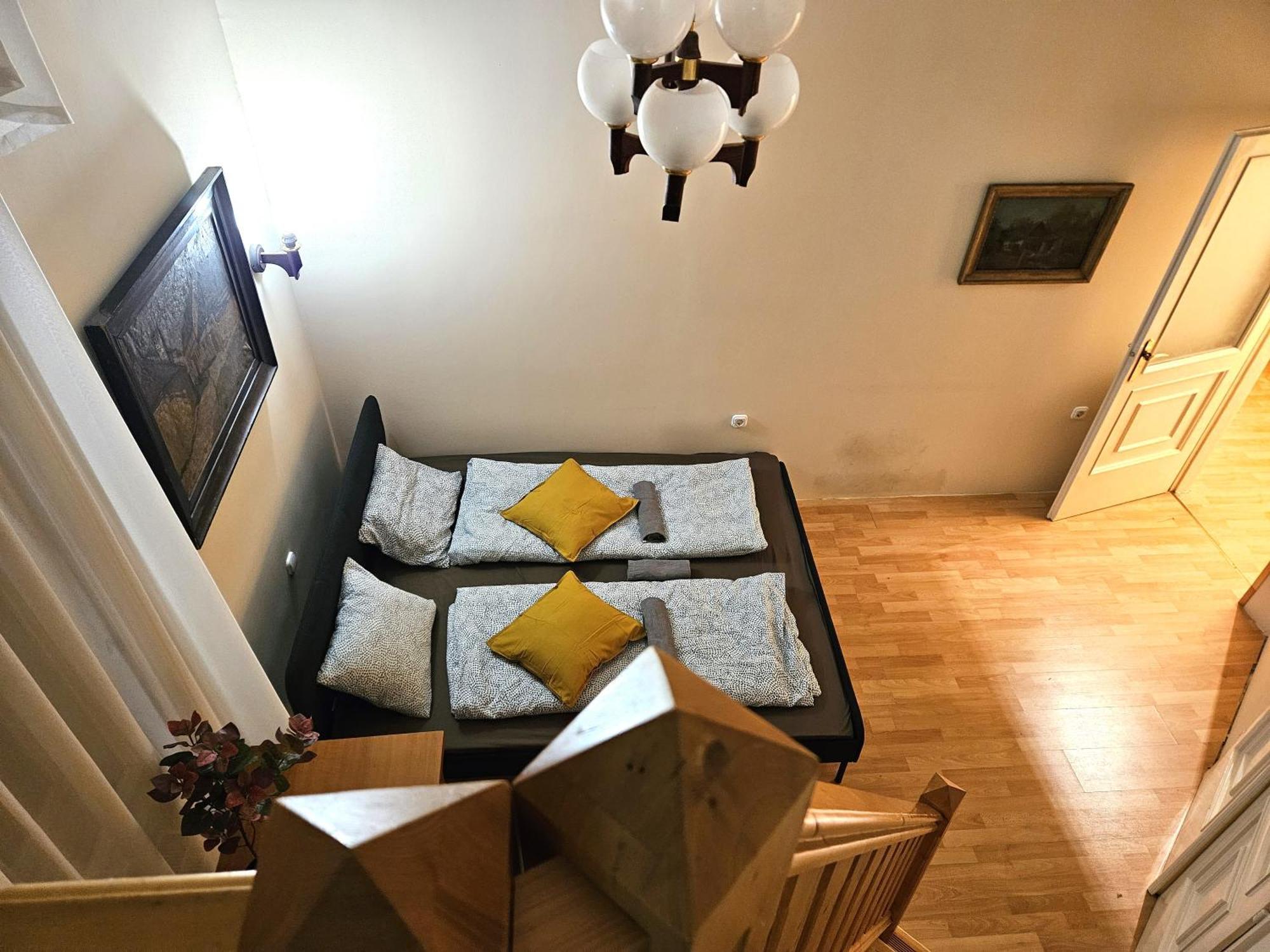 Cozy And Near Kalvin Square * Budapest