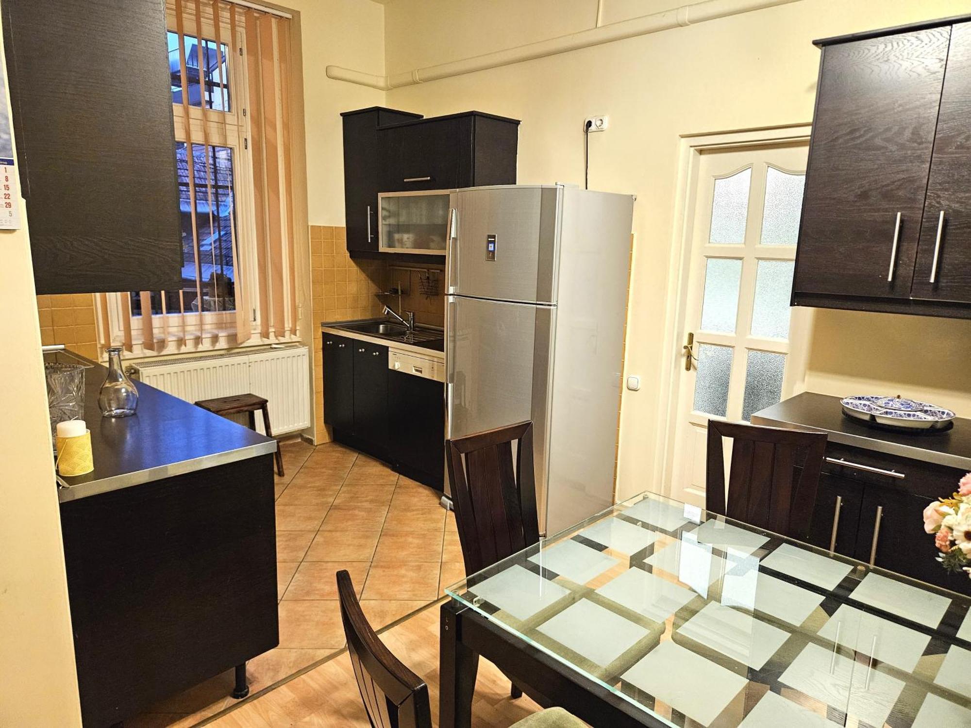 Cozy And Near Kalvin Square Apartamento *