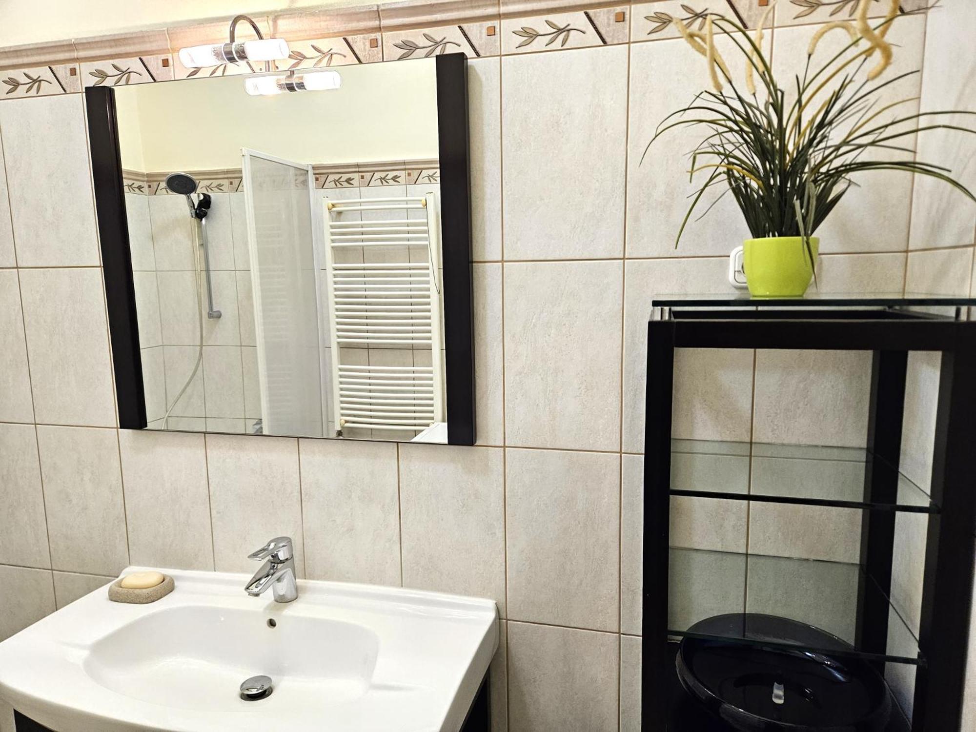 Cozy And Near Kalvin Square Apartamento *