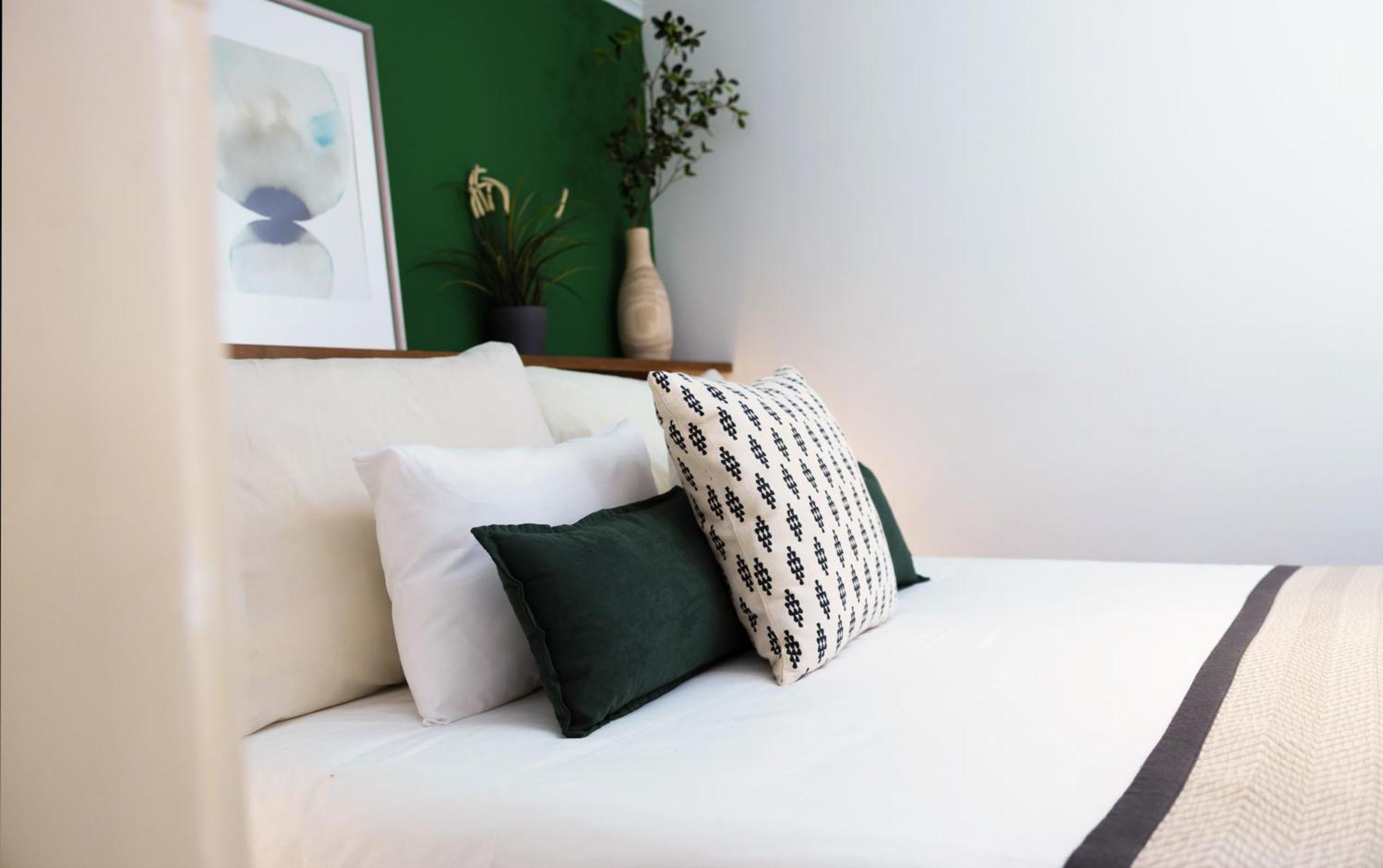 Downtown Museum Apartment *