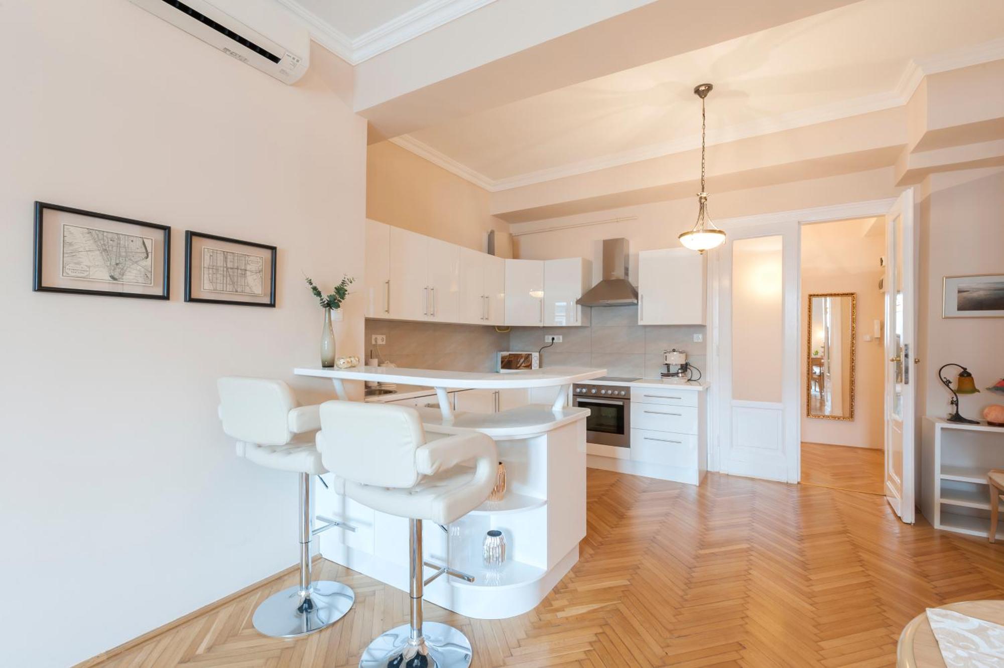 View To The Roofs Luxury With 2 Bedrooms