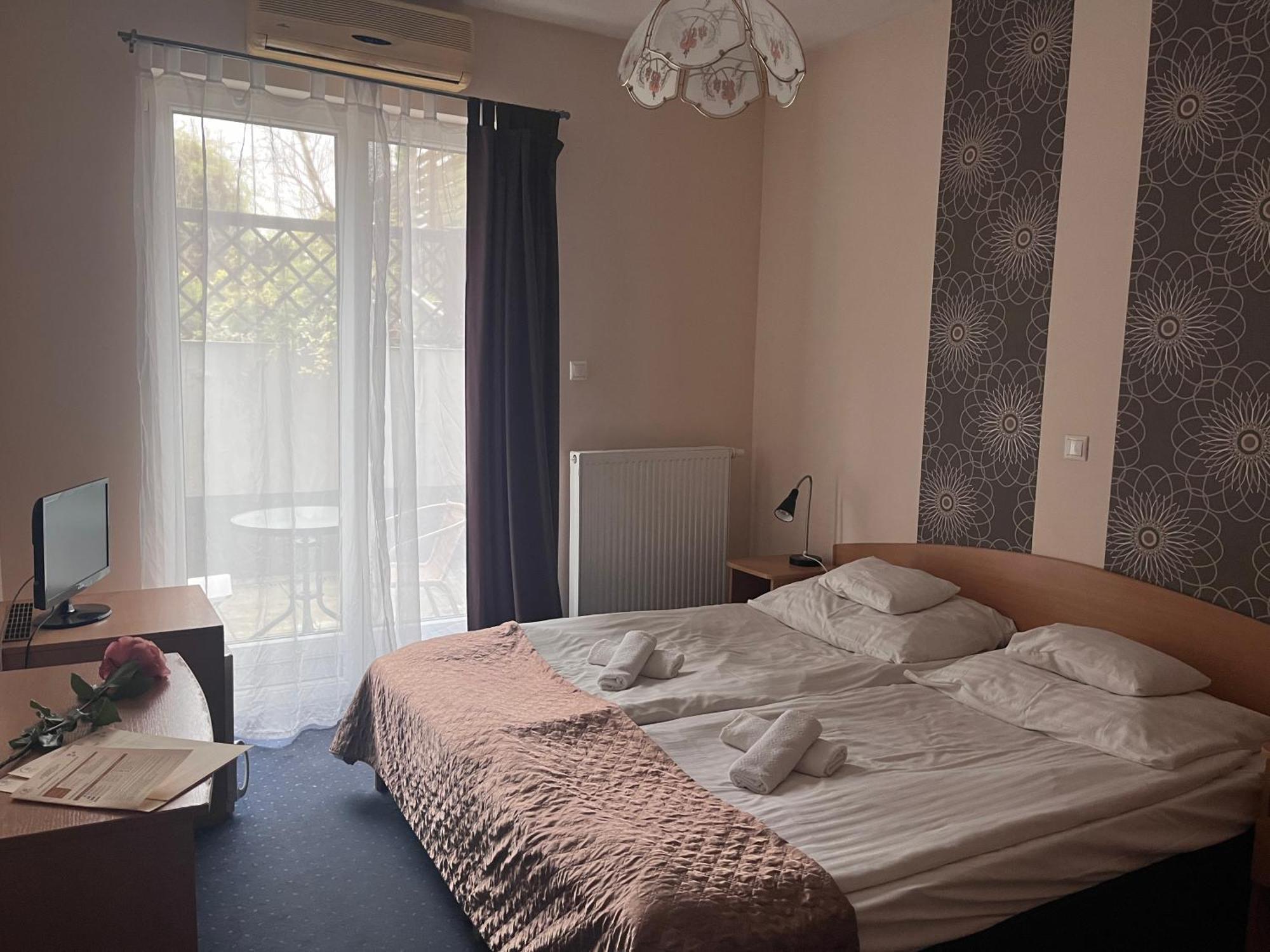 Rose Hotel 3*