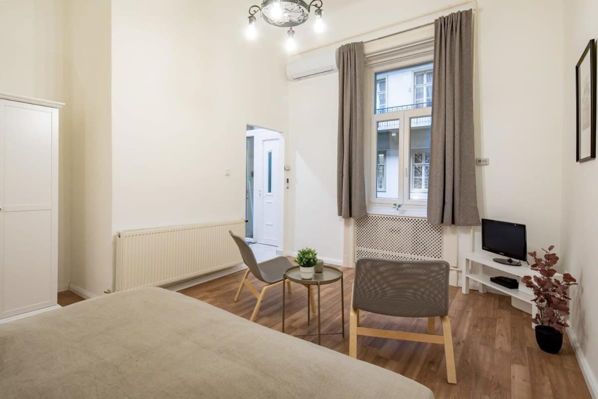 - Comfy - Relaxing Sleep Budapest