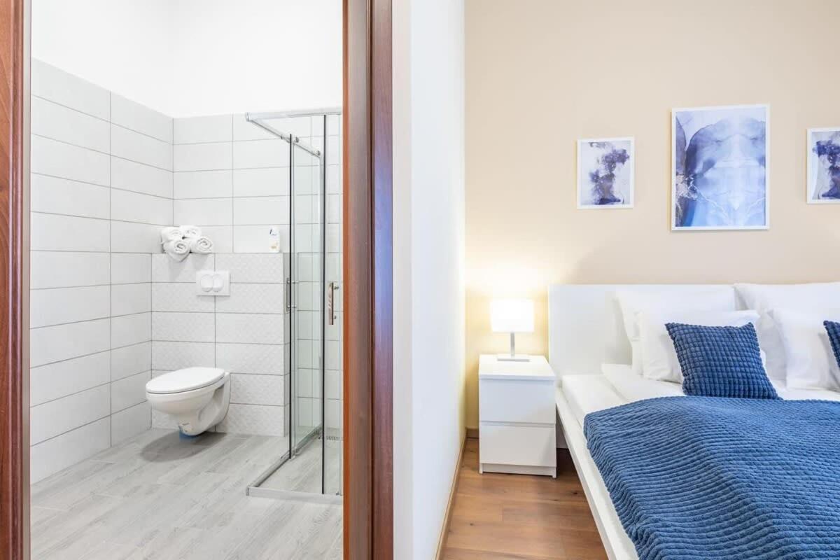 Extra New * Budapest