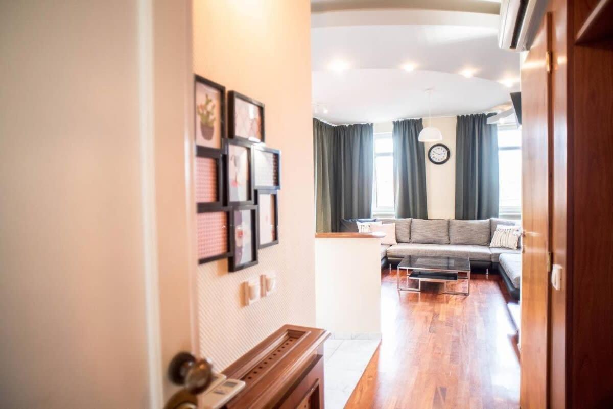 4-room With Aircon And Balcony Free Parking * Budapest