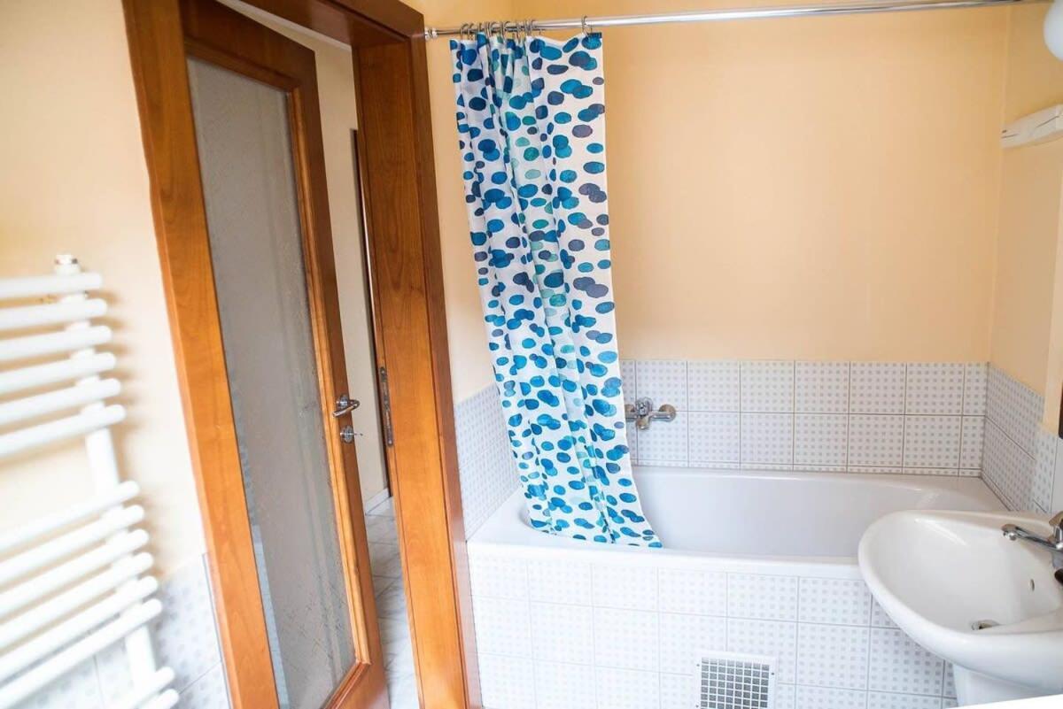 Appartamento 4-room With Aircon And Balcony Free Parking
