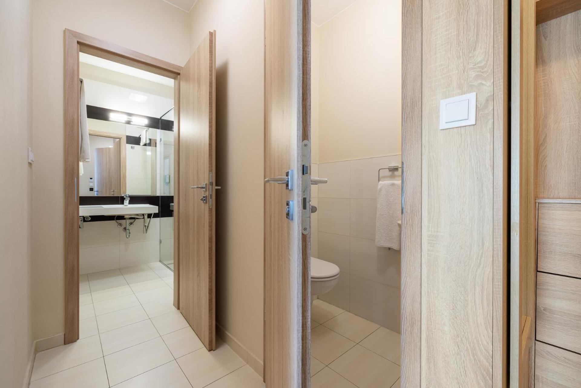 Silver Crown & Residence, Palace Quarter Hotell