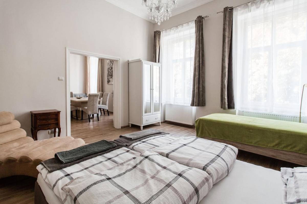 Buda Castle -shiny 3 Bedrooms Appartamento