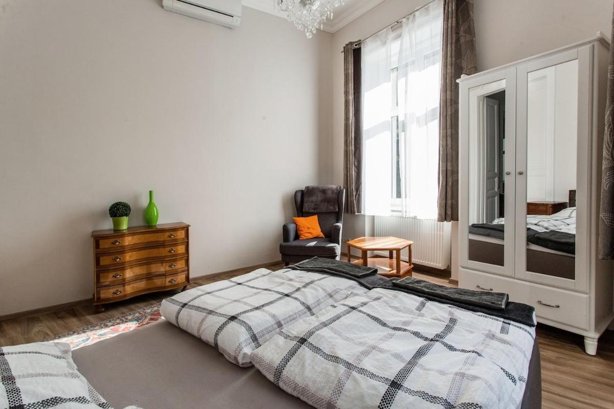 Appartamento Buda Castle -shiny 3 Bedrooms Budapest