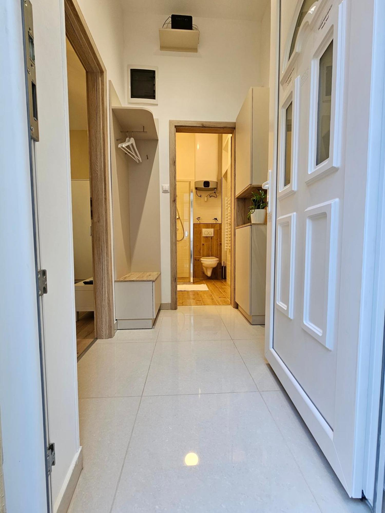 Petibo - Kazinczy 10., A/c, Location Downtown * Budapešť
