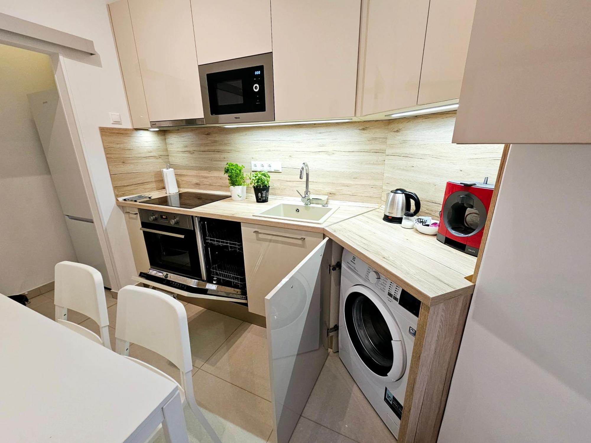 Petibo - Kazinczy 10., A/c, Location Downtown Apartmán *