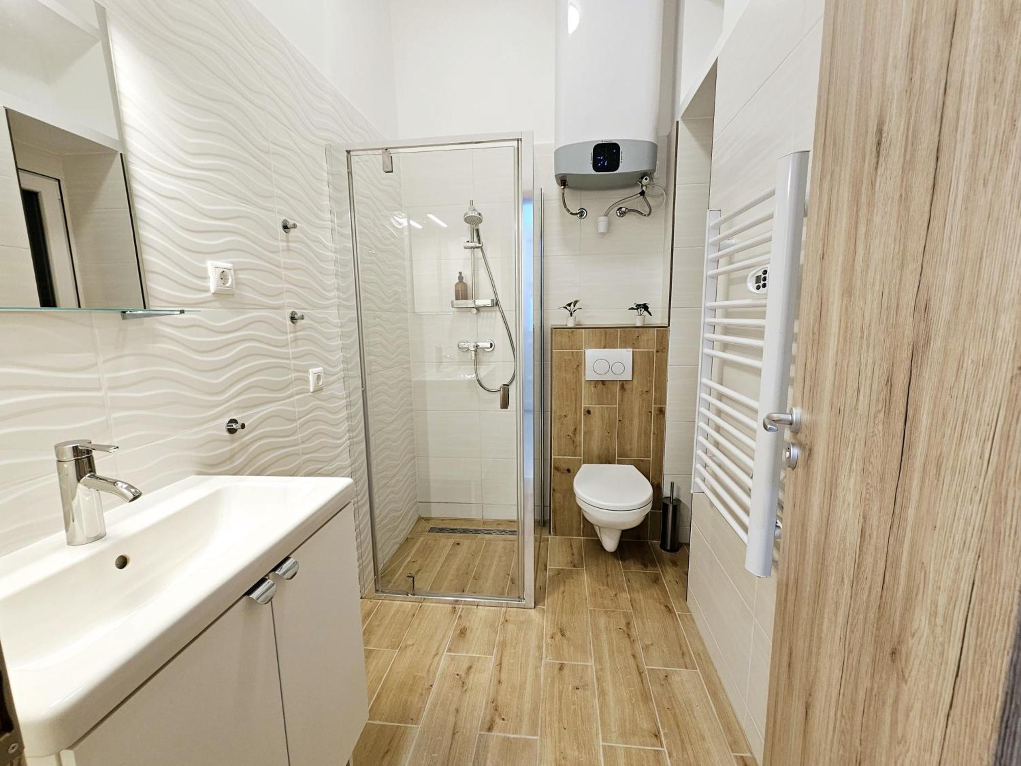 Petibo - Kazinczy 10., A/c, Location Downtown Apartmán *