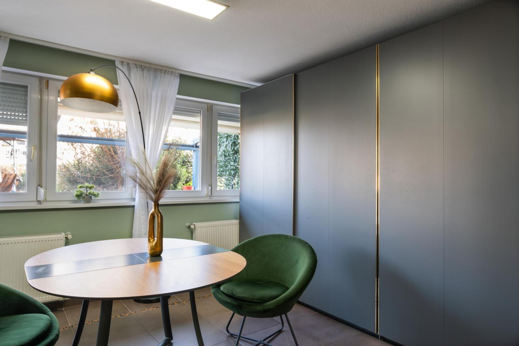 Apartamento Private Rooftop Terrace - Sunny Retreat *