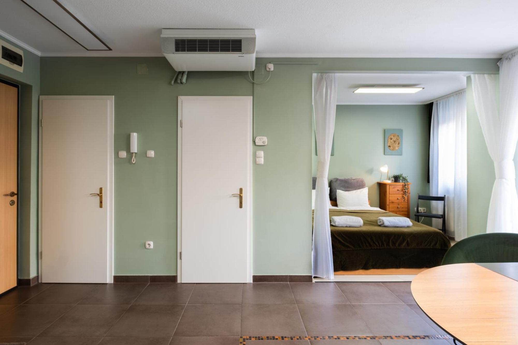 Apartamento Private Rooftop Terrace - Sunny Retreat