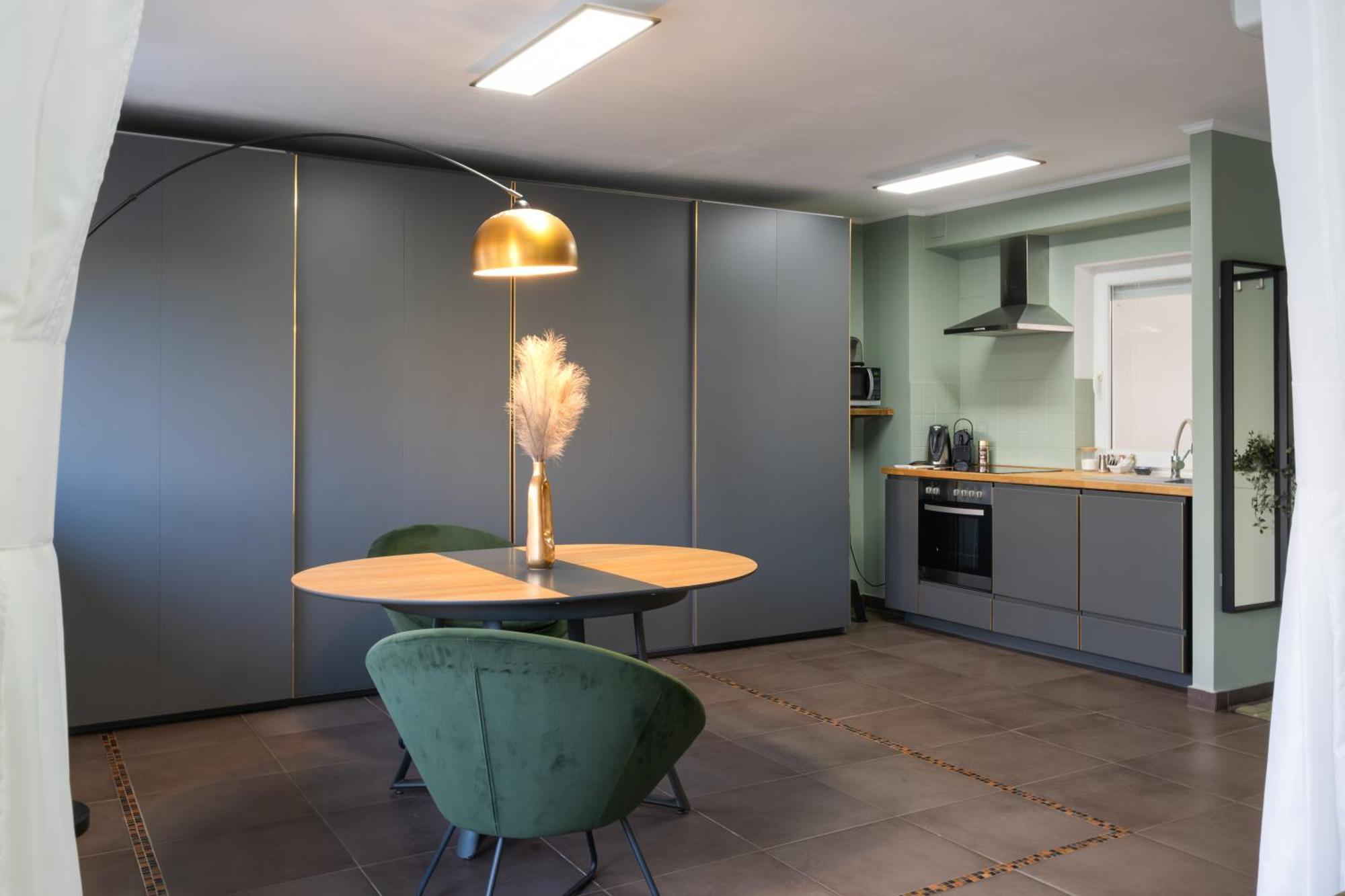 Apartamento Private Rooftop Terrace - Sunny Retreat *
