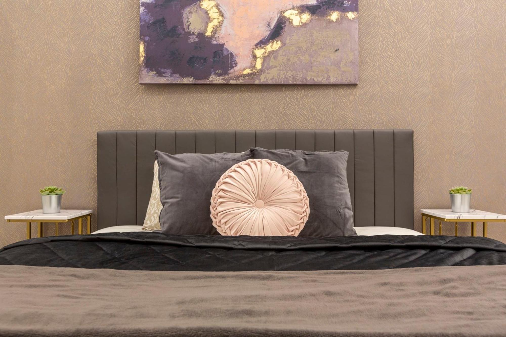 Apartamento Quiet Center Near Heroes Square By Cavaland