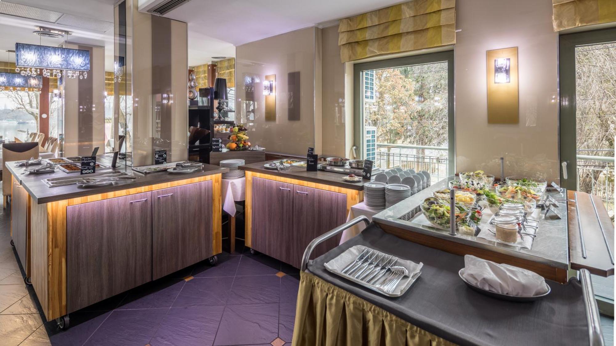 Hotel Wellness With Sauna Park 4*