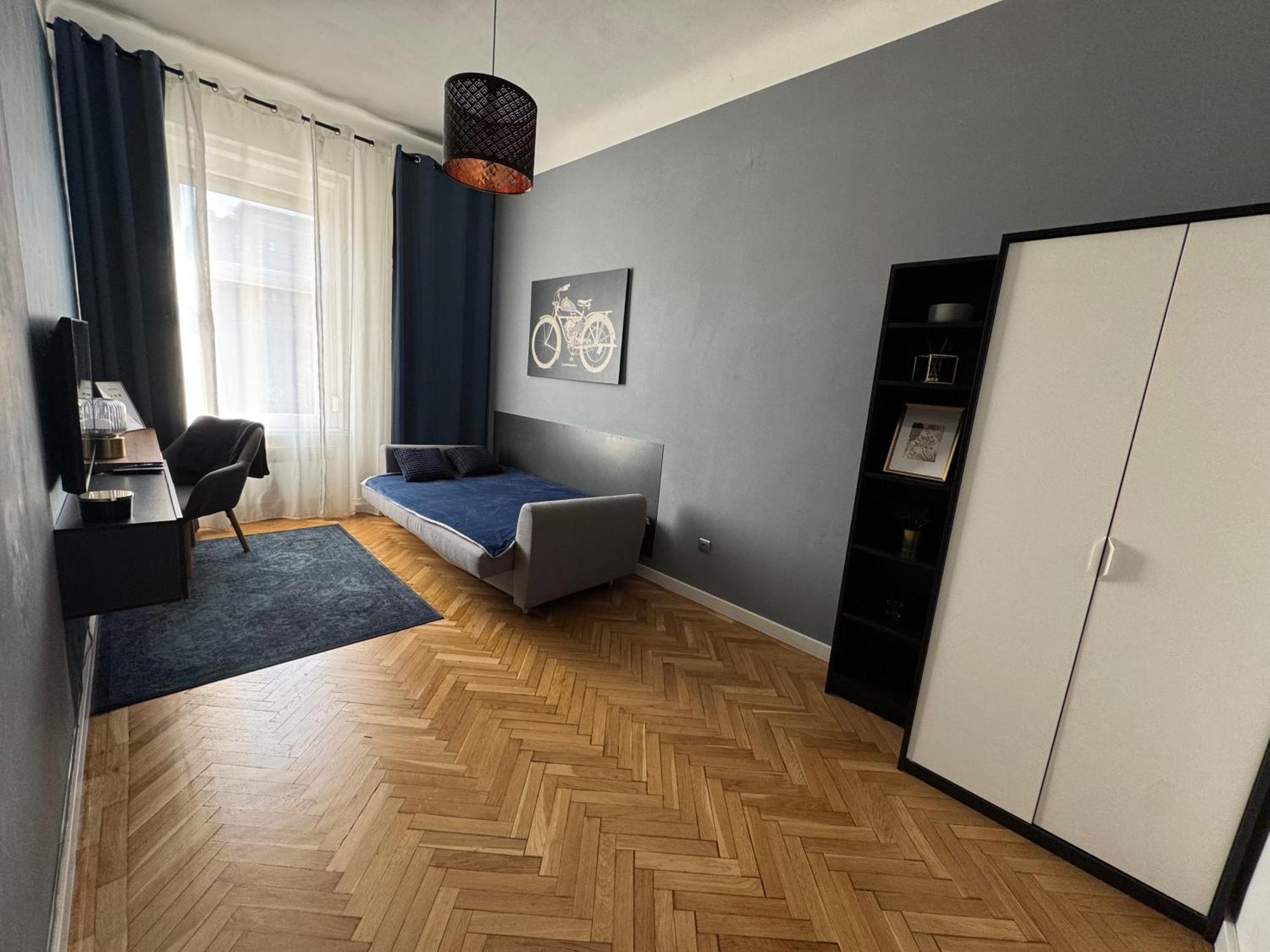 Tarsashazi Lakas Budapesten Koezel Mindenhez * Budapešť
