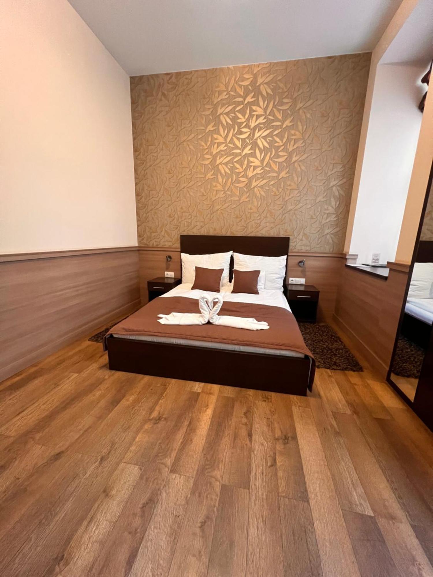 21 And Hotel Budapest