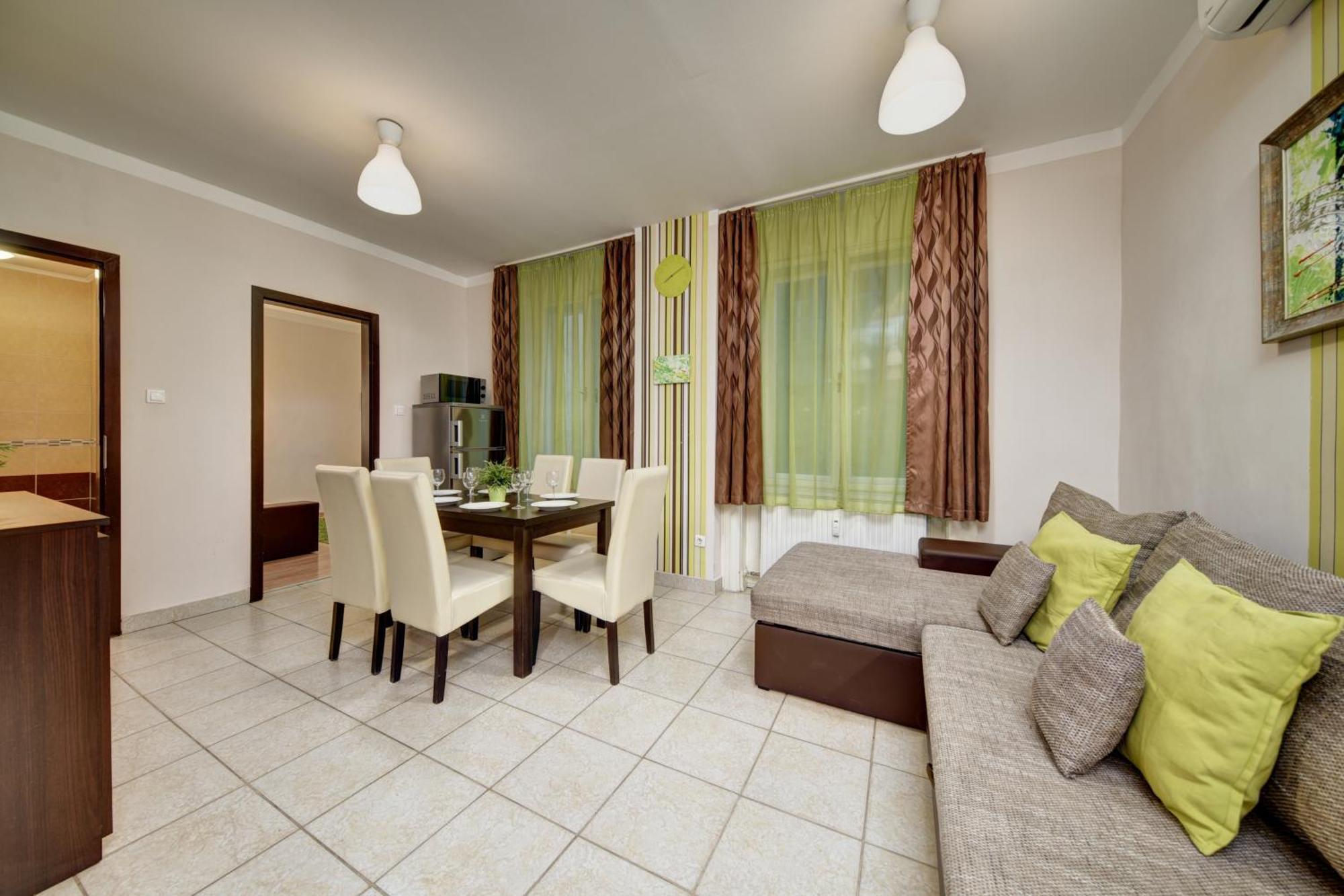 City Centrum Fashionstreet Apartman *