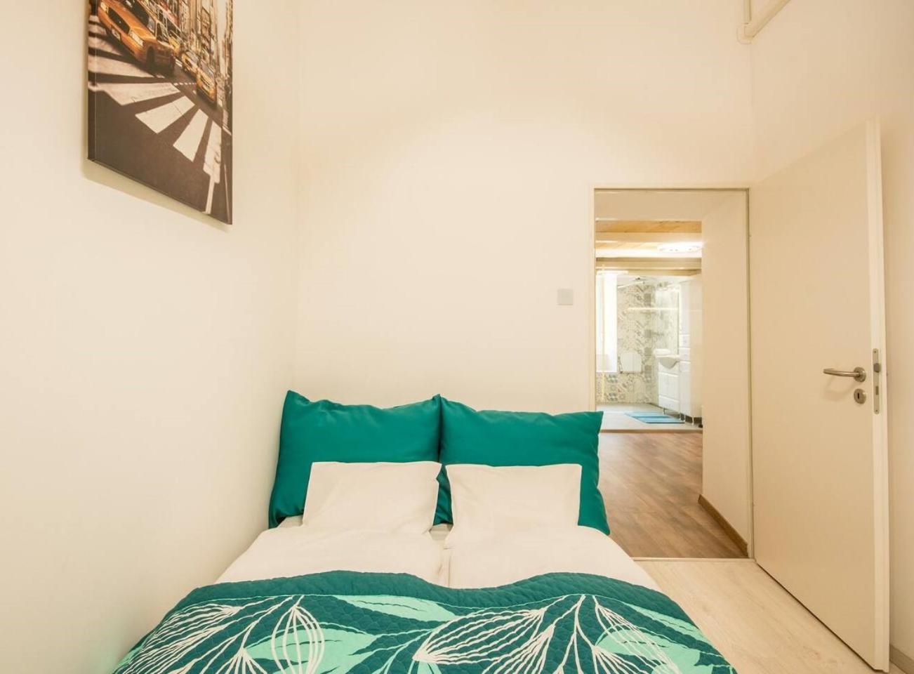 Brody Holiday-calm And Comfort With Two Double Bed