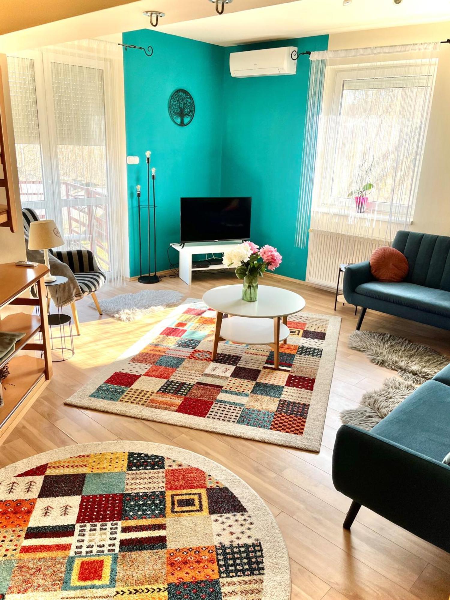 Kiraly Csaladi Apartman- Royal Family #freegarage
