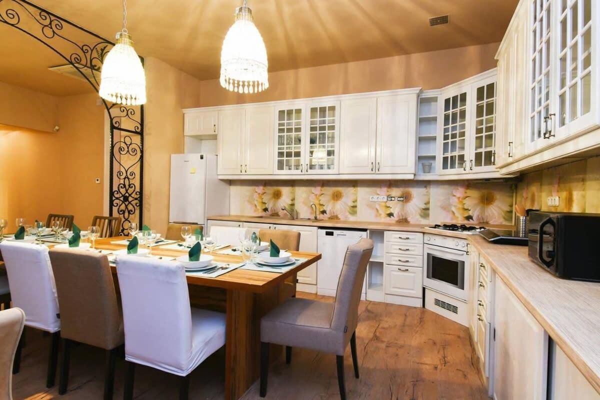 Very Very Spacious New Budapest